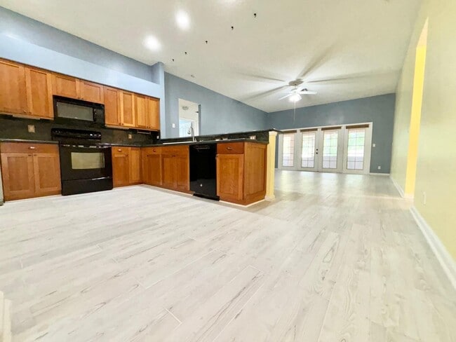 Building Photo - 12093 170th Rd N