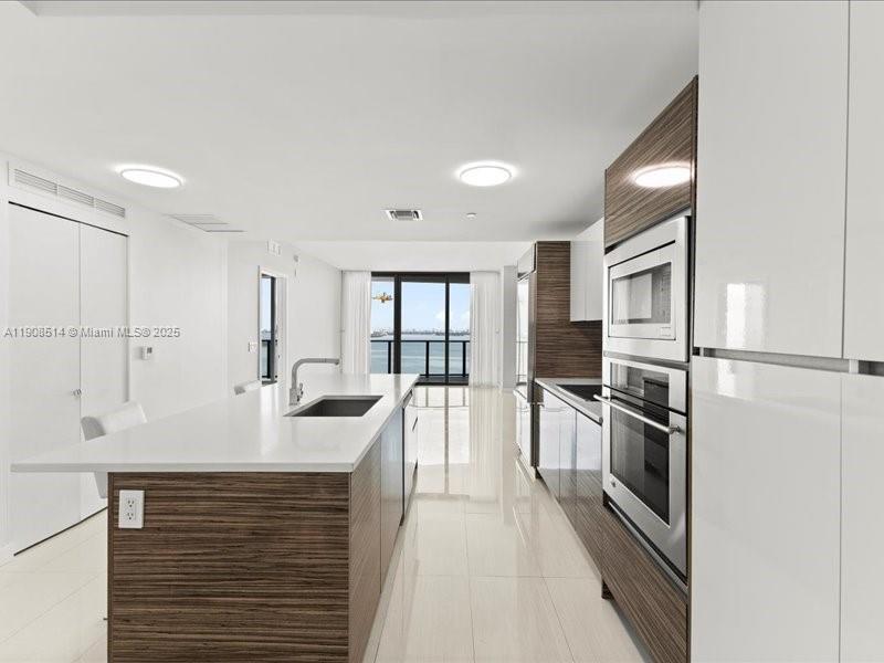 Foto principal - 460 NE 28th St