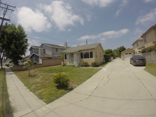 Building Photo - 9453 Cedar St