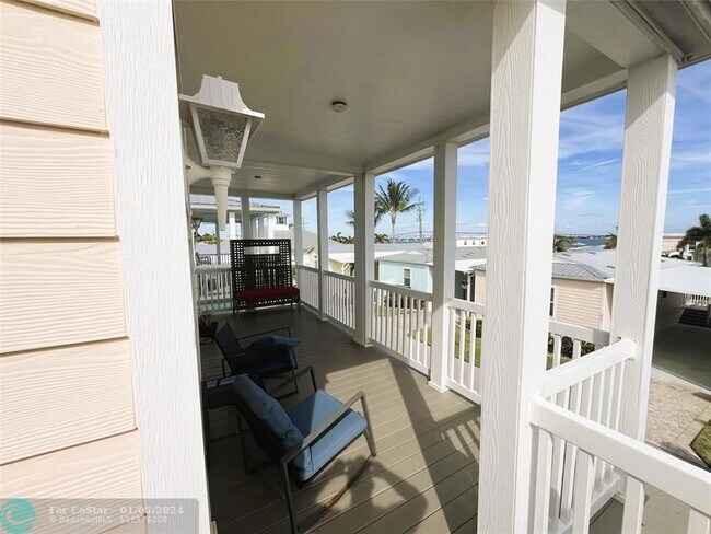 Building Photo - 222 NE Jetty Wy