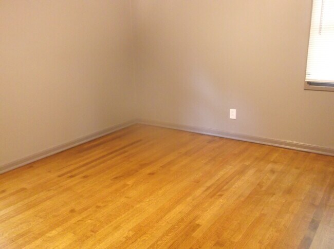 Building Photo - 1258 Dogwood Dr