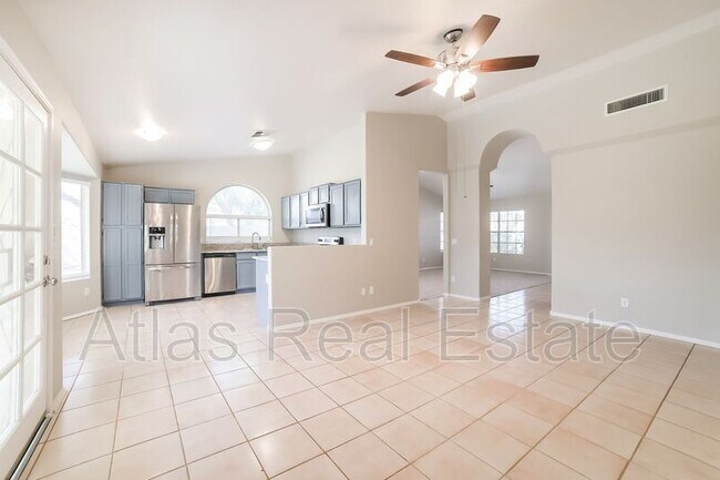 Building Photo - 12630 N 72nd Dr
