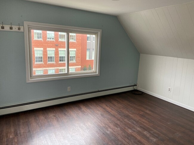 Building Photo - 181 Jersey St