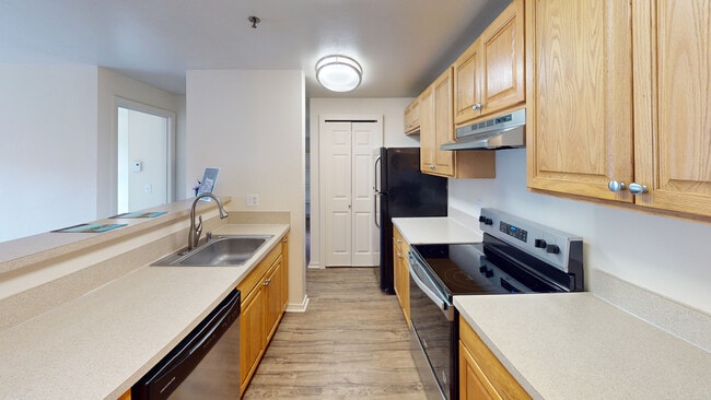 Interior Photo - Crown Pointe
