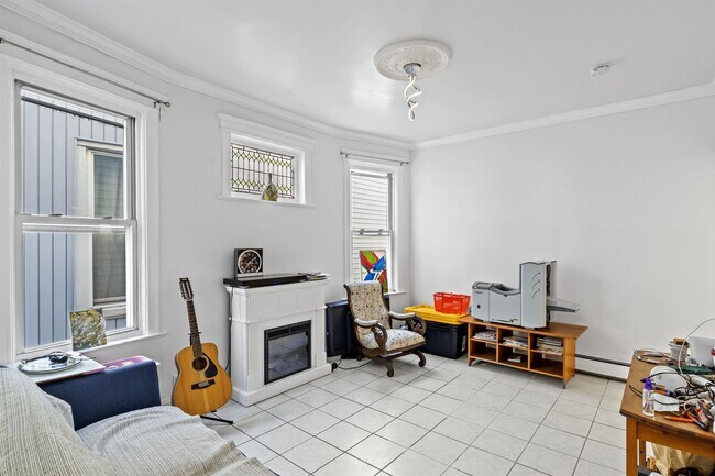 Building Photo - 56 Prospect St