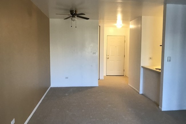Entry into the unit - 2407 N Kennicott Dr