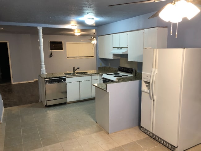 Building Photo - 2607 W Green Oaks Blvd