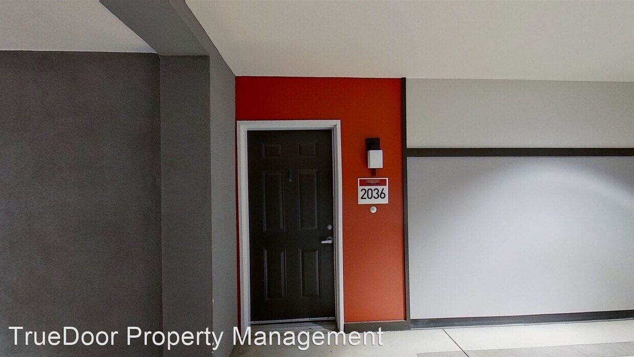 Foto principal - Studio, 1 bath House - 1801 E. Katella Ave...