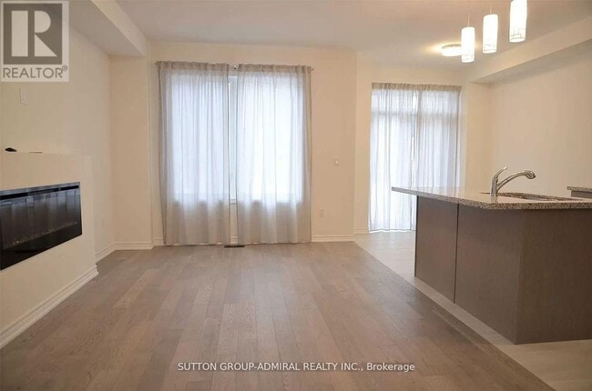 Building Photo - 1475 Blackmore St