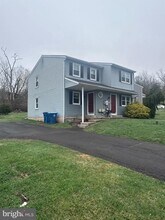 Building Photo - 28 Winard Cir