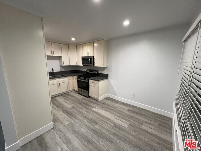 Foto del edificio - 14715 Chadron Ave