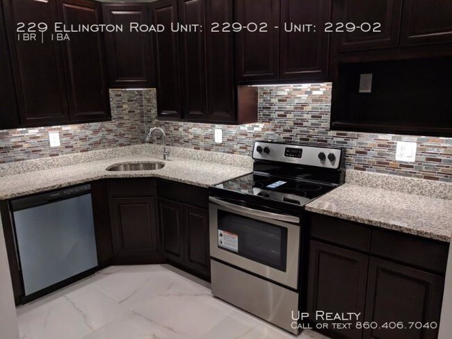 Foto del edificio - 229 Ellington Rd