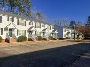 Building Photo - 113 Henley Pl