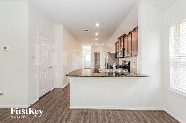 Foto del edificio - 23735 Woodgreen Terrace Dr