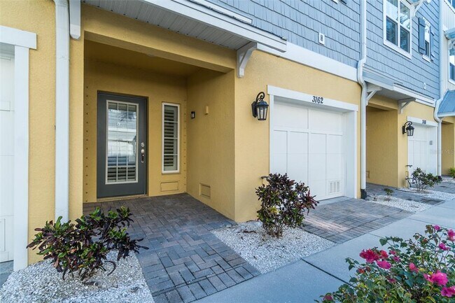 Foto del edificio - 3162 Moorings Dr S