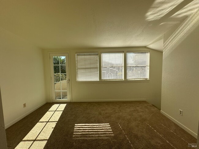 Building Photo - 258 W J St