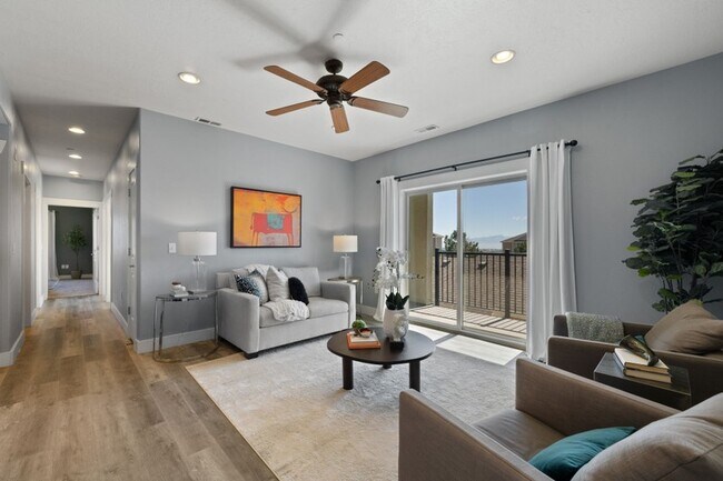 Foto del edificio - 114 W Spring Hill Way
