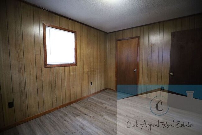 Foto del edificio - 2 bed, 1 bath apartment - HUD accepted!!