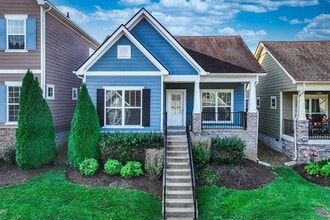 Building Photo - 2437 Duxbury Dr