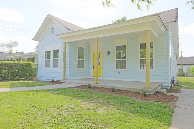 Building Photo - 1006 S Cross St