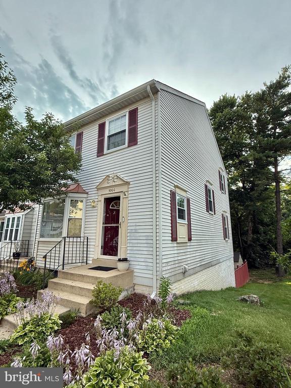 Foto del edificio - 5500 Woodlawn Manor Ct