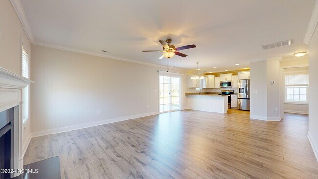Building Photo - 358 N Ardsley Ln