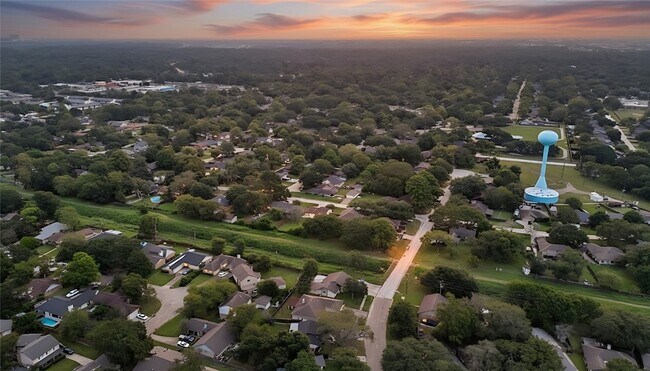 Foto del edificio - 13703 Cologne Dr