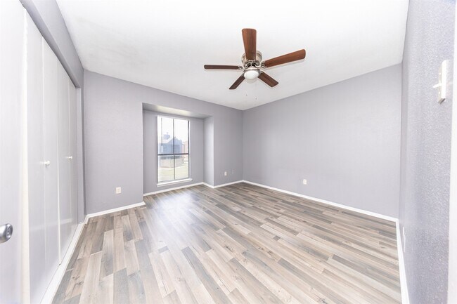 Foto del edificio - 13480 S Thorntree Dr