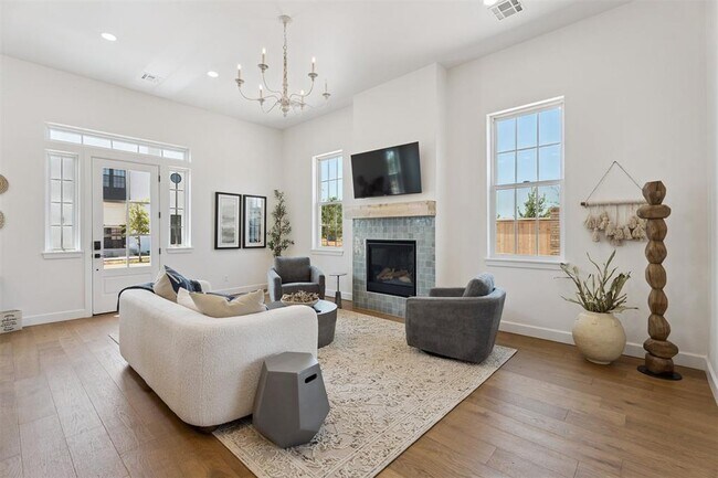 Building Photo - 18817 Selah Wy