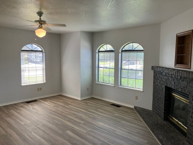 Building Photo - 12011 Acosta Court - Waterford