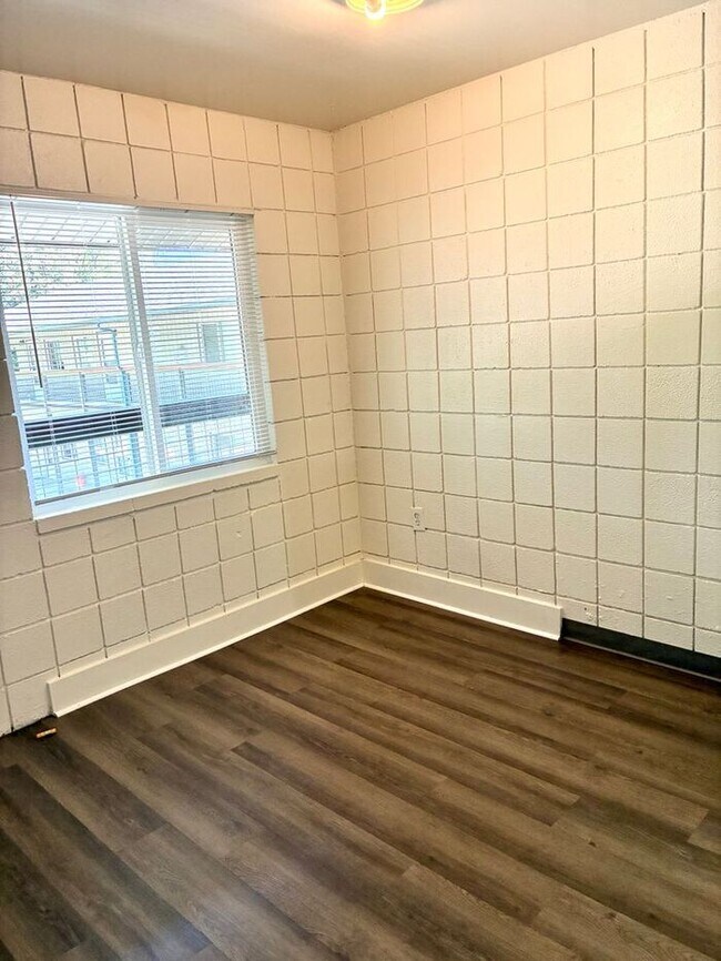 Foto del edificio - 1 Bed 1 Bath Apartment Near City Park!