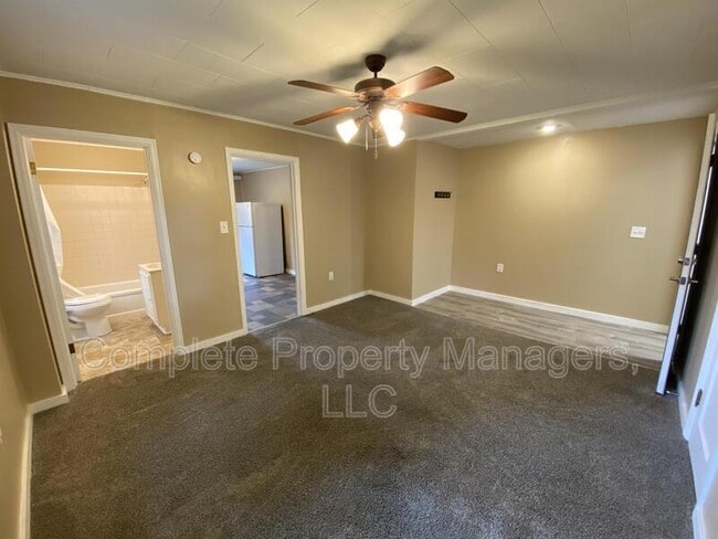 Foto del edificio - 220 E 7th St