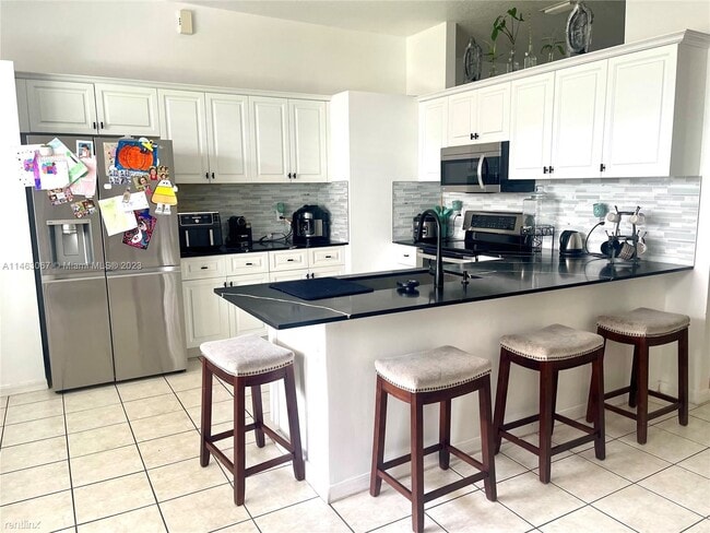 Building Photo - 4 br, 2 bath House - 2840 SE 5th Pl