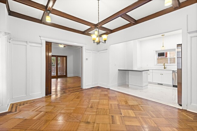 Building Photo - 322 78th St