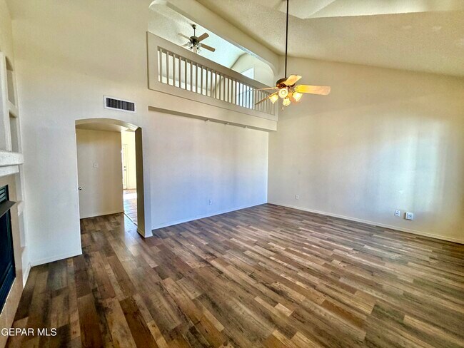 Foto del edificio - 436 Oakhurst Ln