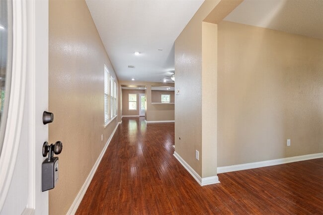 Building Photo - 15823 Kings Cypress Ln