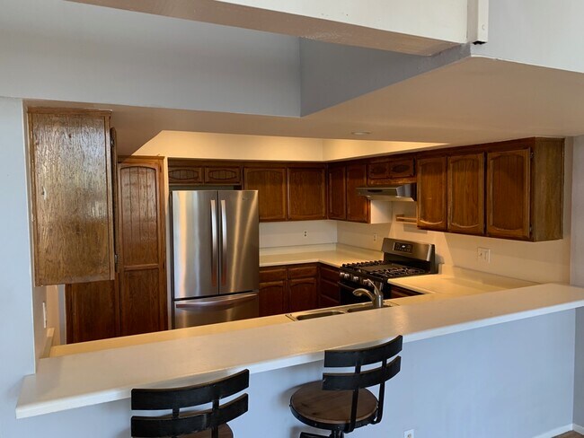 Kitchen - 5125 Harold Way