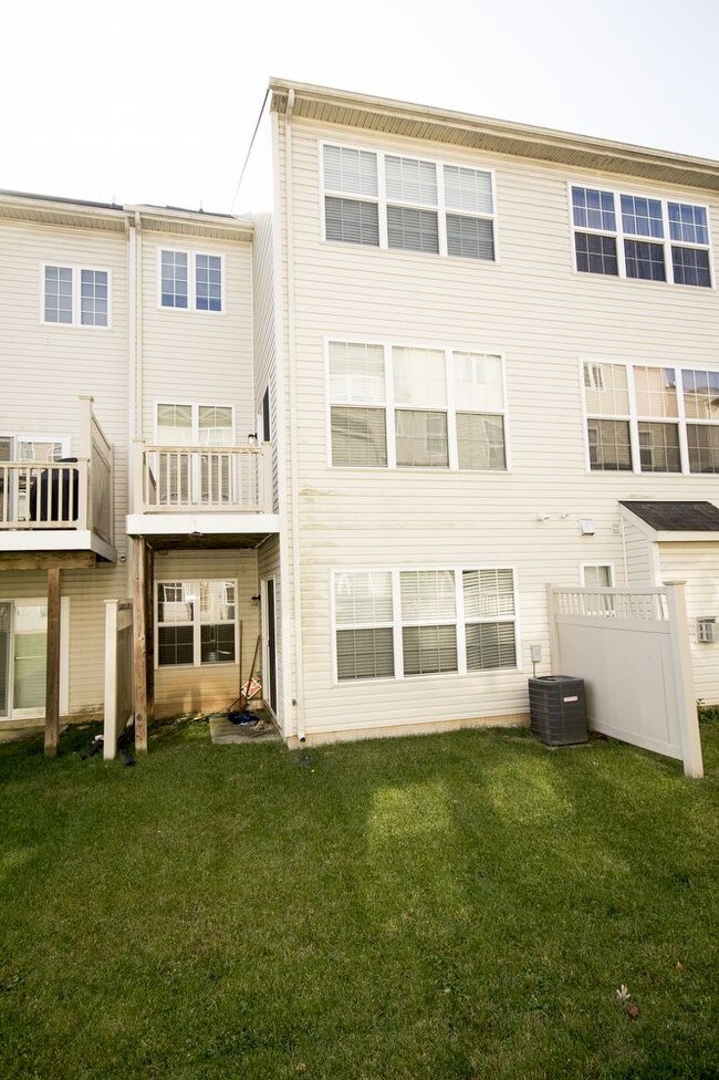 Stunning Garage Townhome in Owings Mills Townhouse for Rent in Owings