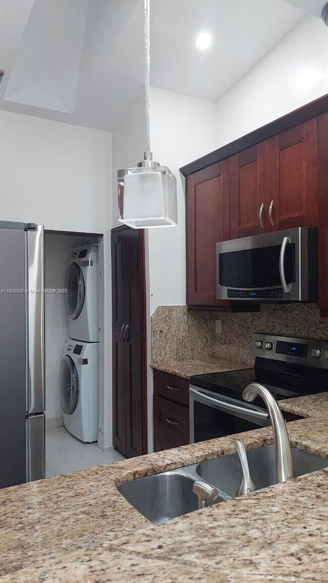 Foto del edificio - 984 SW 113th Ter