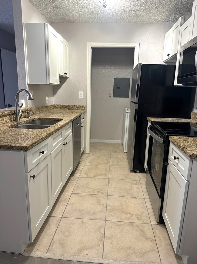 New Stainless Appliances - 10265 Gandy Blvd N