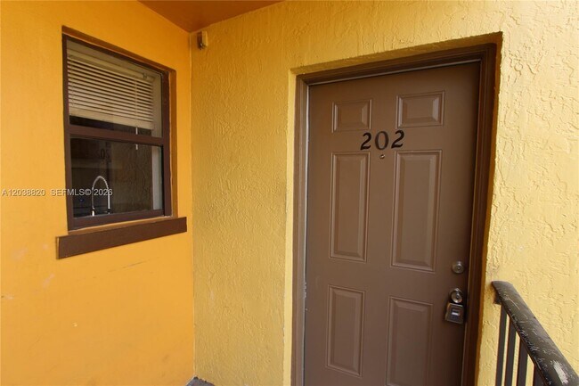Foto del edificio - 650 NW 114th Ave