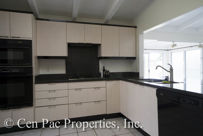 Foto del edificio - 539 Ulumalu St