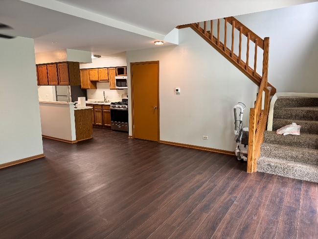 Building Photo - 1407 Oak Leaf Ln