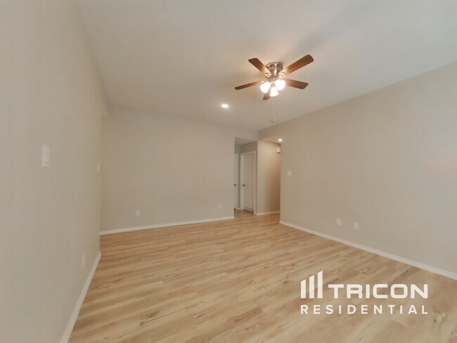 Foto del edificio - 17588 Rosewood Manor Ln