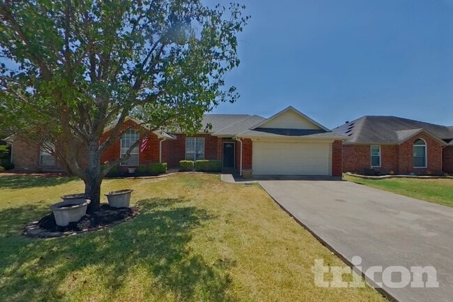 Building Photo - 913 Brookhaven Dr