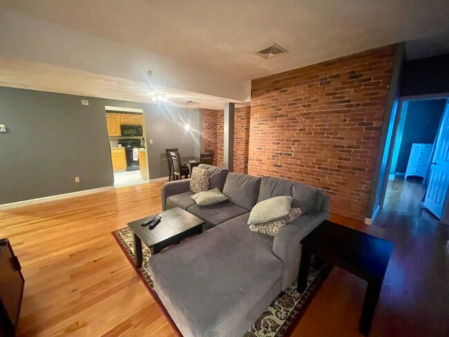 Foto del edificio - 155 Kendrick Ave