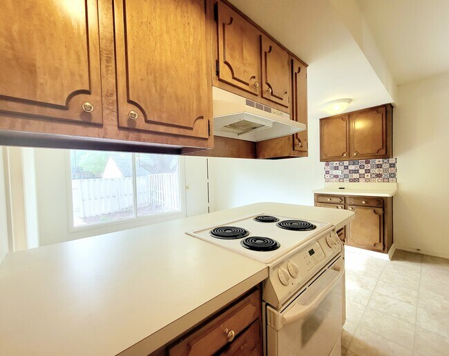 Foto del edificio - 3D tour available! Beautiful 3 bedroom 1.5...