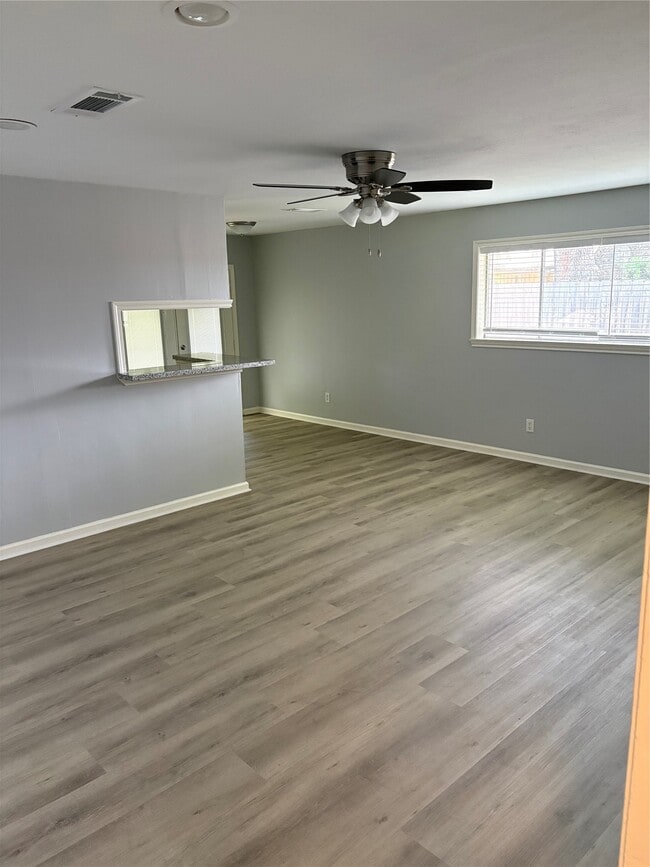 Building Photo - 1402 Bellaire Blvd