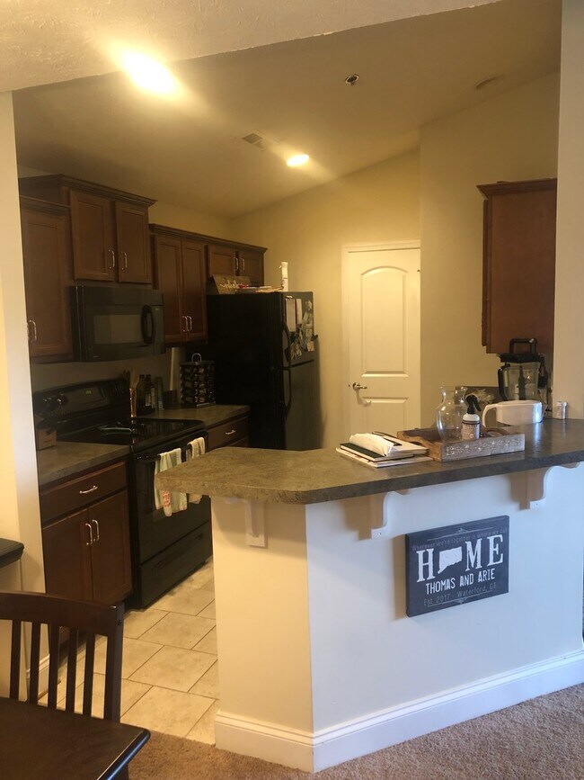 Foto del edificio - Two bedroom condo, top floor, with view, near Timberlake/ Liberty/ CVCC