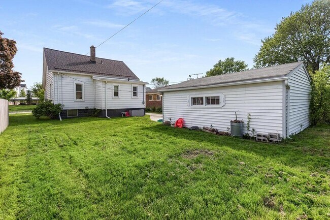 Foto del edificio - 22713 Lanse St